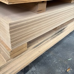 MDF 1枚板　厚さ7mm 124.5cm×224cmの画像