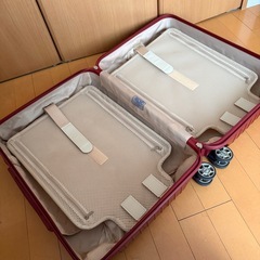 リモワ サルサ 機内持ち込みサイズ 赤 キャリーケースの画像