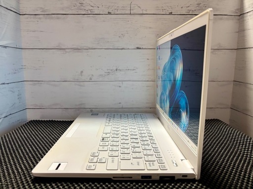 ⭐️第8世代 爆速?【Windows11_25H2✨】富士通 LIFEBOOK UH90 B3 /2018年製/13.3㌅/Core 