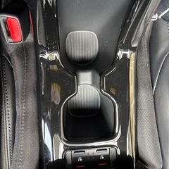 新型カローラクロス　カップホルダーガーニッシュ　の画像