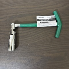 【新品未使用】エンジンオイル、エアクリーナーエレメント、プラグレンチ（16ミリ）の画像