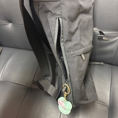 サイドが開くリュックの画像