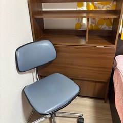 ニトリの本棚付きデスク　　　　の画像