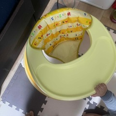 赤ちゃん用歩行器　キャスター付きの画像