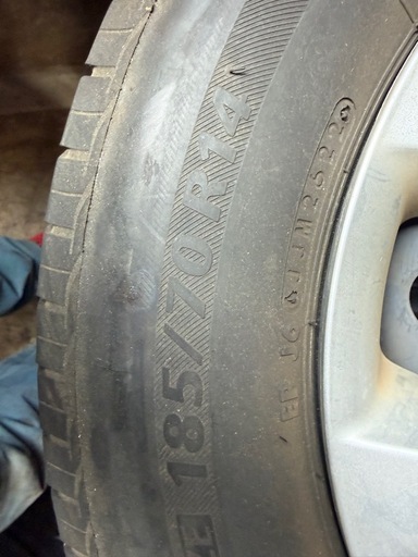 日産　E12ノート　純正ホイール付きタイヤ4本セット
