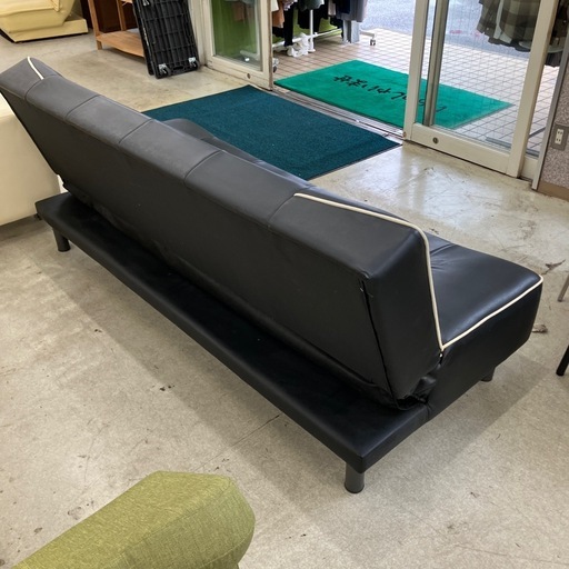 今2603-740 ソファーベッド ブラック 白いパイピング レザー調 キズ汚れ有り