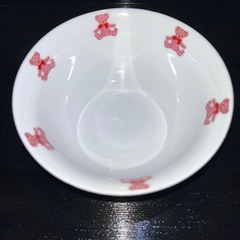 クマのどんぶり鉢の画像