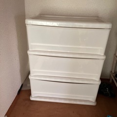 衣装ケースの画像