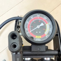 自転車？の空気入れの画像