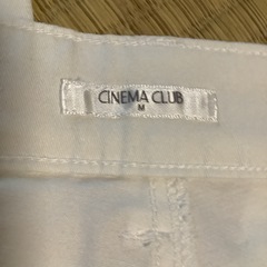 ホワイトパンツの画像