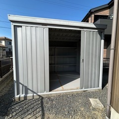 イナバ物置(鍵なし、窓あり)の画像