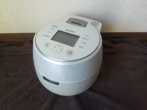 MITSUBISHI　三菱電機　IHジャー　炊飯器　本炭釜 KAMADO　 5.5合炊　NJ-AW107　16年製
