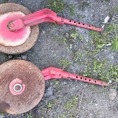 トラクター　尾輪 左右セット　の画像