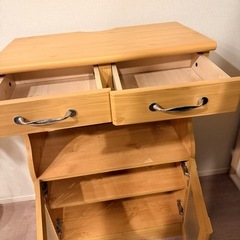 木製キッチンカウンター 食器棚
レンジ台の画像