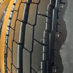 トラックタイヤセット215/55r15.5の画像