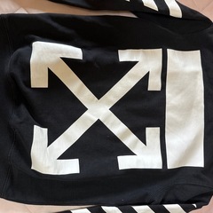 オフホワイト スウェットの画像