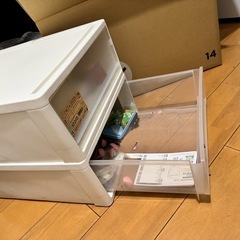 引き出し付き収納ケース2個の画像