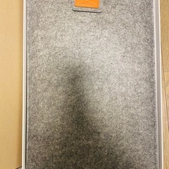 【ほぼ新品】1080pモバイルモニター innoview 18.5インチ 付属品ありの画像