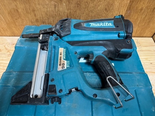 マキタガスネイラ 釘打ち機 GN420C