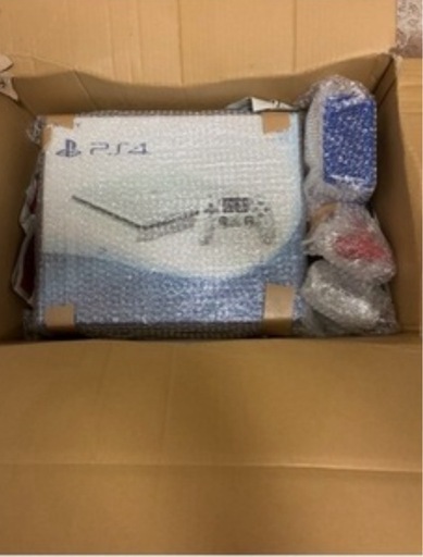 【早い者勝ち】PS4 Slim 500GB 白 コントローラー2個 ソフト5本セット すぐ遊べます