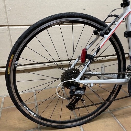 GIANT クロスバイクのご紹介です。