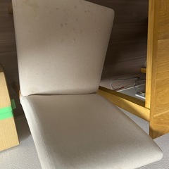 ダイニングテーブルの画像