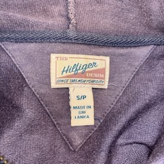 トミーヒルフィガーグレイ系フーディ サイズSの画像