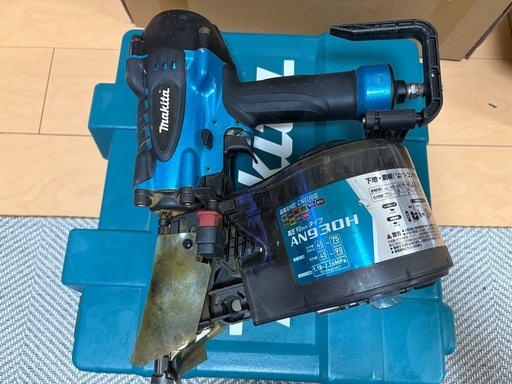 マキタ高圧釘打ち機
