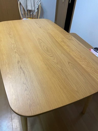 4人用ダイニングテーブル