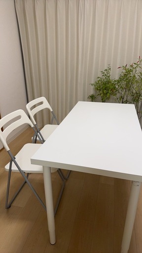 IKEA テーブルと椅子(2脚)のセット