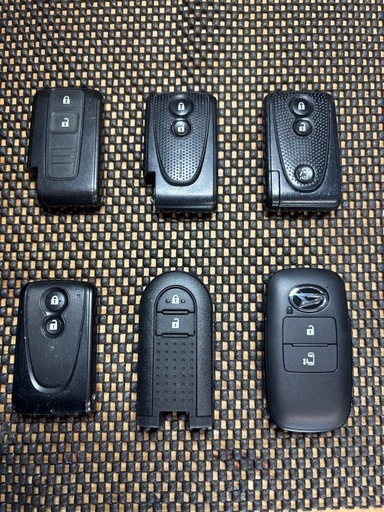 スマートキーのスペアを作成します。