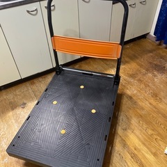  【消音設計‼️】台車  大容量 耐荷重300kg 軽自動車 バン 𝗡 𝗕𝗢𝗫 に乗ります。 フリマ フリーマーケット 工事作業 運搬 用途色々の画像