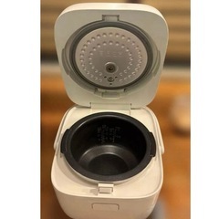 【ジャンク品】ハイアールジャパン　マイコンジャー炊飯器JJ-M32E2-Wの画像