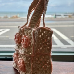 モチーフクリームピンク花トートバッグ
の画像