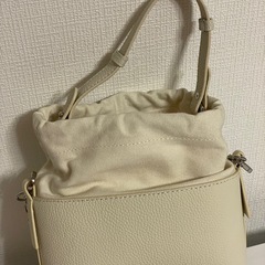 アイボリー レザー ショルダーバッグの画像