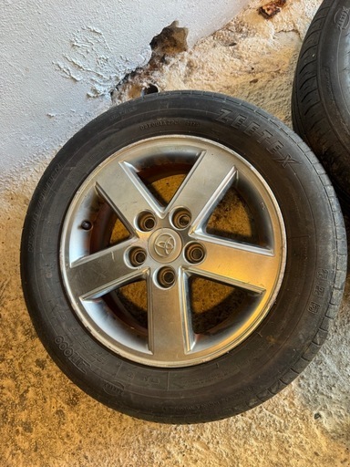 トヨタ タイヤ 4本セット195/65 R15
