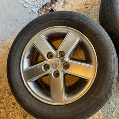 トヨタ タイヤ 4本セット195/65 R15の画像