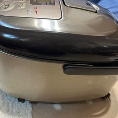 炊飯器　一升炊き　5層遠赤釜　タイガー　炊きたて大家族の画像