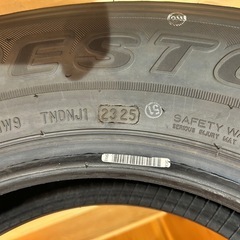 ジムニーノマド純正タイヤ4本195/80R15の画像