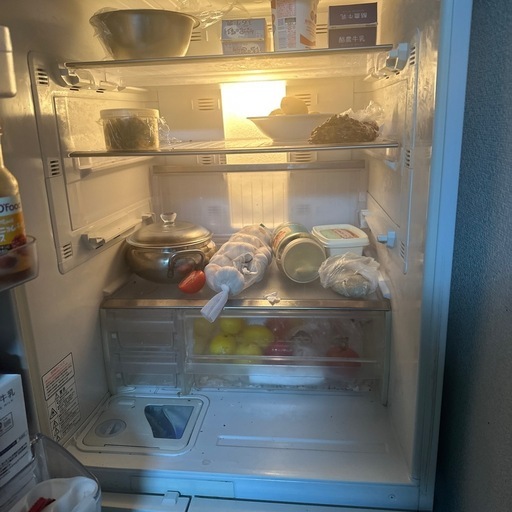 自宅まで引き取りに来てください。問題なく使えます。引っ越しのため販売しています。