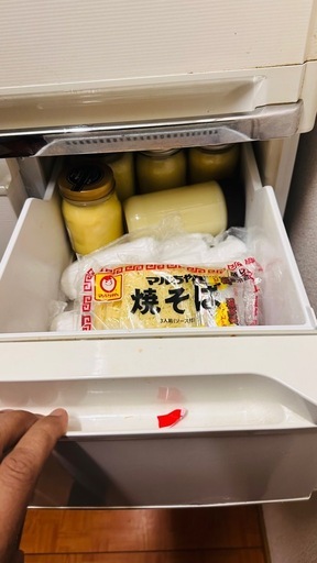 自宅まで引き取りに来てください。問題なく使えます。引っ越しのため販売しています。
