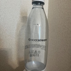炭酸水メーカーSodaStream GAIA 本体＋ボトル＋ガスシリンダー付きの画像