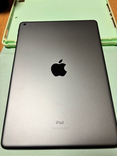 Apple iPad 第9世代 Wi-Fiモデル スペースグレイ　64gb