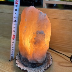 ヒマラヤ岩塩ランプ ナチュラルイオナイザー 空気清浄 癒し照明の画像