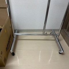 ハンガーラックの画像