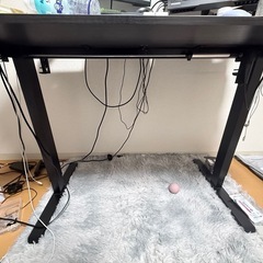 ゲーミングデスクとゲーミングチェア無理の画像