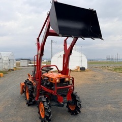 クボタ B7000 トラクター ローダー付き 13馬力 4WD ロータリー S1000 バケット 除雪 運搬 排土 尾輪 軽油 ディーゼル すぐ使用可能 栃木の画像
