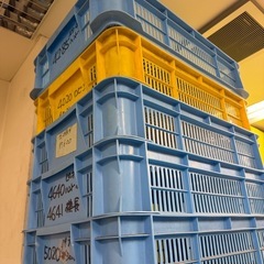 《3/25までにお譲り希望！無料まとめて引取》プラスチックコンテナ 約60個の画像