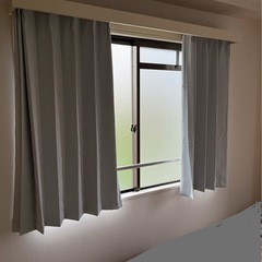 カーテンの画像