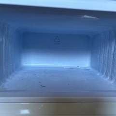 高年式✨【2021年製】ELSONIC 2ドア冷蔵庫83L EJ-R832Wの画像